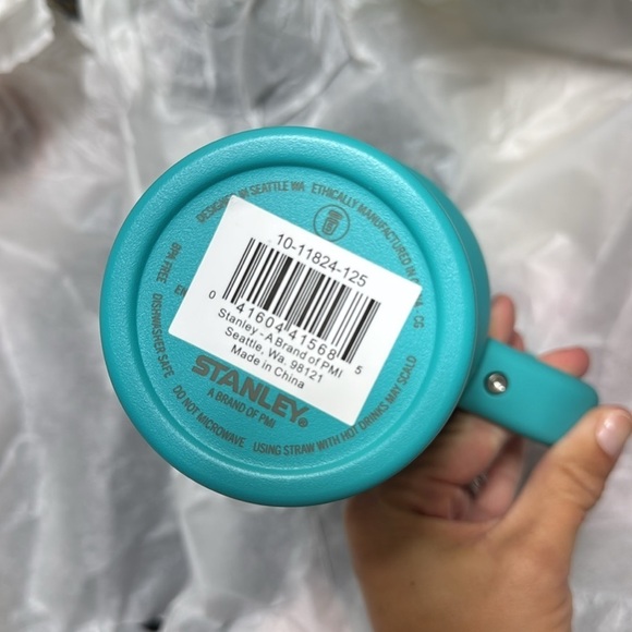 Stanley 40 Ounce From Target I Believe The Colours Aquamarine - Picture 3 of 4
